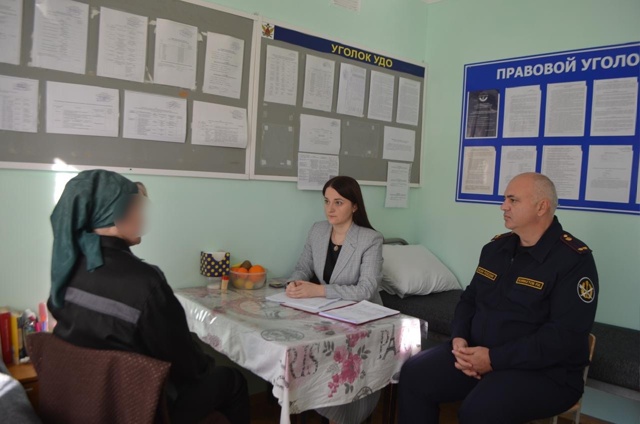 Уполномоченный по правам ребенка в КЧР Мария Алакаева посетила СИЗО-1.