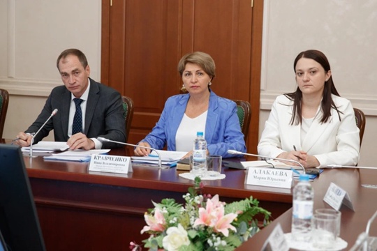 Заседание Комиссии по делам несовершеннолетних и защите их прав при Правительстве Карачаево-Черкесской Республики 