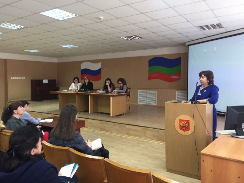 В РГБУ ДПО "КЧРИПКРО" прошёл семинар по вопросам обеспечения интернет-безопасности детей.