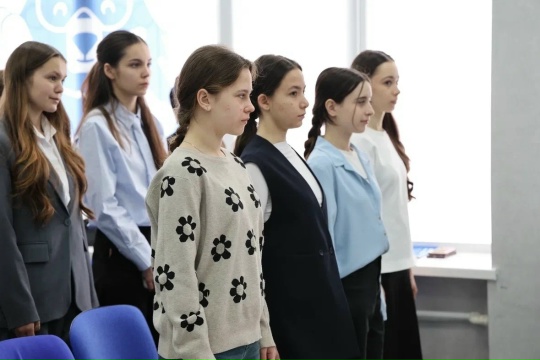 Заседание Детского общественного совета при Уполномоченном по правам ребенка в Карачаево-Черкесской Республике, посвященное 30 - летию принятия Конституции Карачаево-Черкесии.